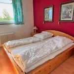 - Haus P, App 0p0407 *